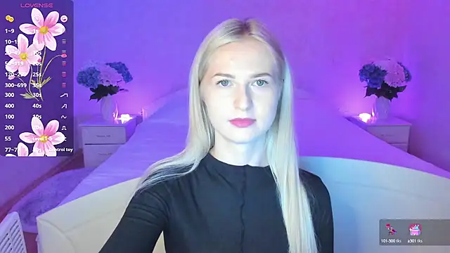 AnnaCarrera online show from October 14, 2025, 9:04 pm