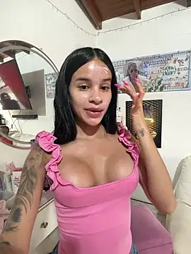 Snapshot of secretgreisy_ chatting on April 8, 2026, 9:27 pm secretgreisy online show from April 8, 2026, 9:27 pm