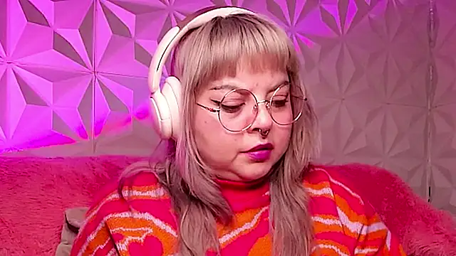 Snapshot of Satyn_doll chatting on December 4, 2025, 11:59 pm Satyn doll online show from December 4, 2025, 11:59 pm