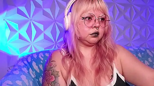 Snapshot of Satyn_doll chatting on May 3, 2026, 11:08 pm Satyn doll online show from May 3, 2026, 11:08 pm