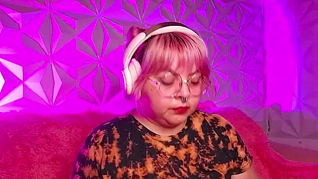 Satyn doll online show from February 21, 2026, 10:01 pm