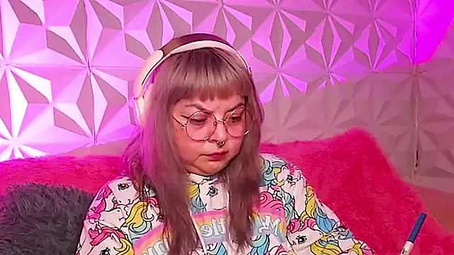 Snapshot of Satyn_doll chatting on November 23, 2025, 10:31 pm Satyn doll online show from November 23, 2025, 10:31 pm