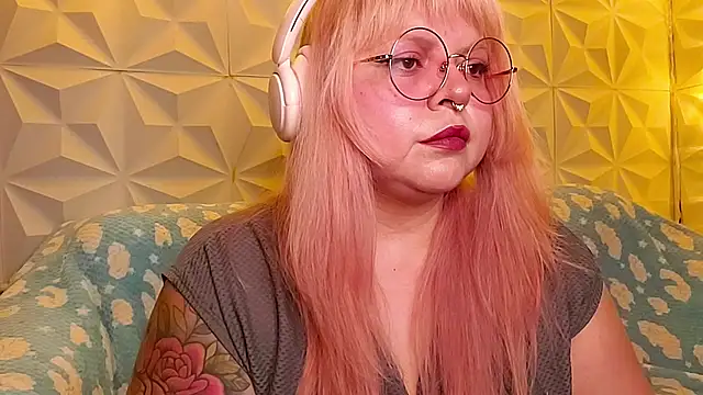 Snapshot of Satyn_doll chatting on May 10, 2026, 12:25 am Satyn doll online show from May 10, 2026, 12:25 am