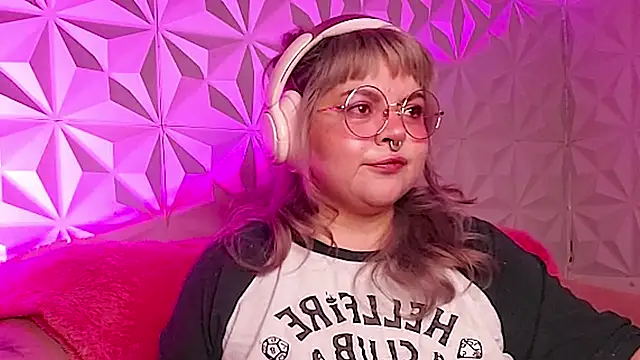 Snapshot of Satyn_doll chatting on November 30, 2025, 9:37 pm Satyn doll online show from November 30, 2025, 9:37 pm