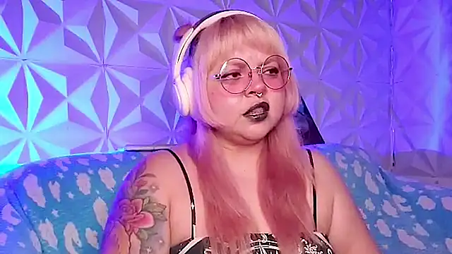 Snapshot of Satyn_doll chatting on April 29, 2026, 11:22 pm Satyn doll online show from April 29, 2026, 11:22 pm