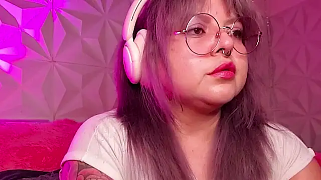 Snapshot of Satyn_doll chatting on October 26, 2025, 12:44 am Satyn doll online show from October 26, 2025, 12:44 am