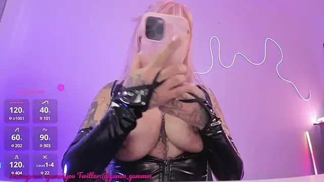 Snapshot of cute_catlyn chatting on March 18, 2025, 5:12 pm cute catlyn online show from March 18, 2025, 5:12 pm