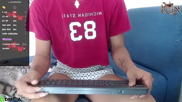 karen sofia  online show from April 6, 2026, 8:32 pm