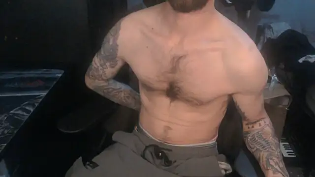 Snapshot of SexxxyLouis chatting on May 17, 2026, 5:57 pm SexxxyLouis online show from May 17, 2026, 5:57 pm