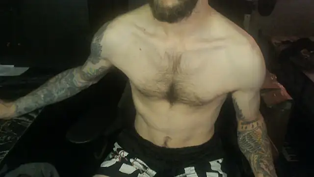 Snapshot of SexxxyLouis chatting on May 19, 2026, 7:32 pm SexxxyLouis online show from May 19, 2026, 7:32 pm