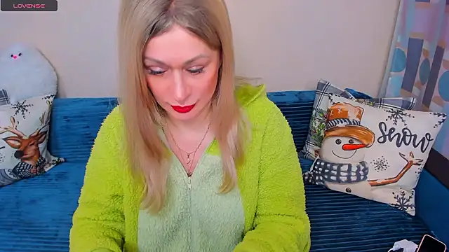 EllenMoore online show from March 3, 2026, 3:13 am