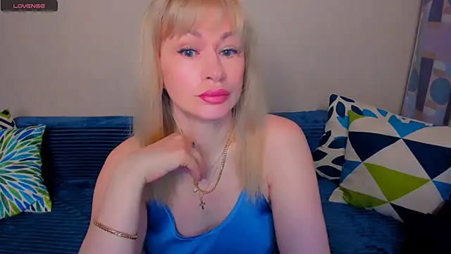EllenMoore online show from May 23, 2026, 3:05 am