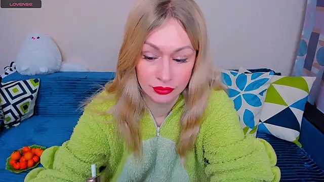 EllenMoore online show from March 16, 2026, 3:03 am