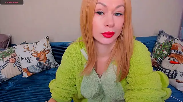 EllenMoore online show from December 17, 2025, 3:11 am