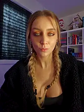 LilyOrion online show from November 15, 2025, 7:40 pm