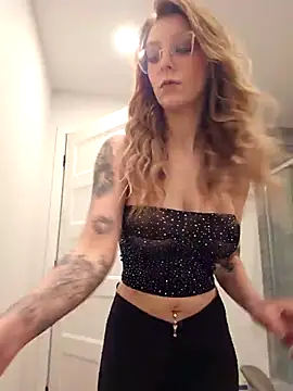 Snapshot of LilyOrion chatting on February 8, 2026, 6:49 pm LilyOrion online show from February 8, 2026, 6:49 pm