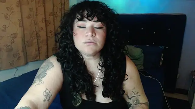 Snapshot of ANGELIQUE_KLANE chatting on December 16, 2025, 3:44 am ANGELIQUE KLANE online show from December 16, 2025, 3:44 am