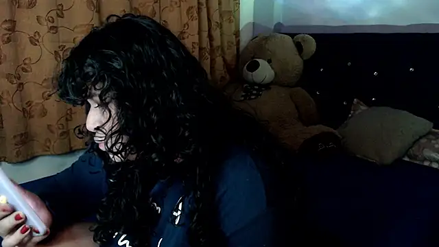 Snapshot of ANGELIQUE_KLANE chatting on November 7, 2025, 2:32 pm ANGELIQUE KLANE online show from November 7, 2025, 2:32 pm