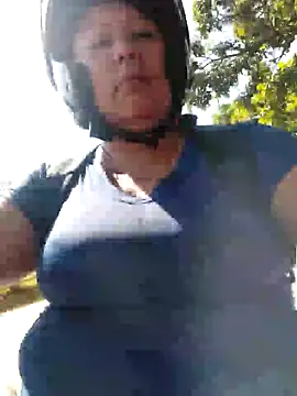 Snapshot of Brenda_Berck_ chatting on September 24, 2025, 2:01 pm Brenda Berck online show from September 24, 2025, 2:01 pm