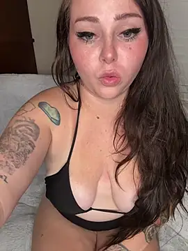 Snapshot of Kira_tattoo chatting on September 25, 2025, 3:34 am Kira tattoo online show from September 25, 2025, 3:34 am