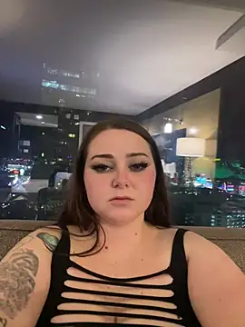 Snapshot of Kira_tattoo chatting on February 26, 2025, 5:03 am Kira tattoo online show from February 26, 2025, 5:03 am