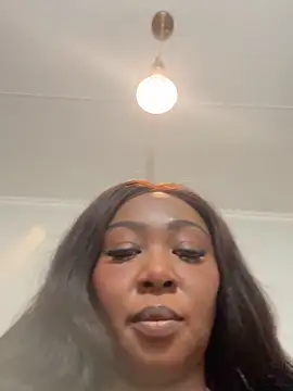 Snapshot of Bootyliciouse21X chatting on May 20, 2026, 6:54 am Bootyliciouse21X online show from May 20, 2026, 6:54 am