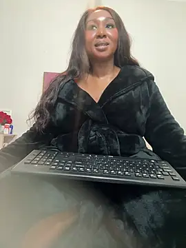 Snapshot of Bootyliciouse21X chatting on May 9, 2026, 6:33 pm Bootyliciouse21X online show from May 9, 2026, 6:33 pm