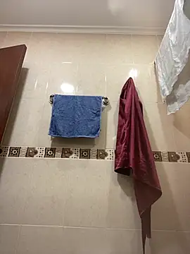 Fancyxlove online show from November 3, 2025, 12:42 pm