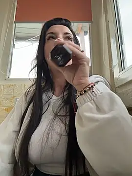 Snapshot of Almmaxxxx chatting on April 4, 2026, 4:19 am Almmaxxxx online show from April 4, 2026, 4:19 am