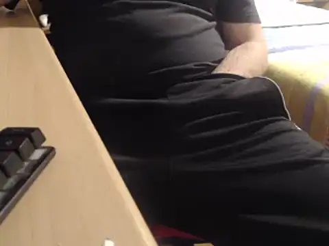 Snapshot of Kratos_madrid chatting on October 21, 2025, 8:52 pm Kratos madrid online show from October 21, 2025, 8:52 pm