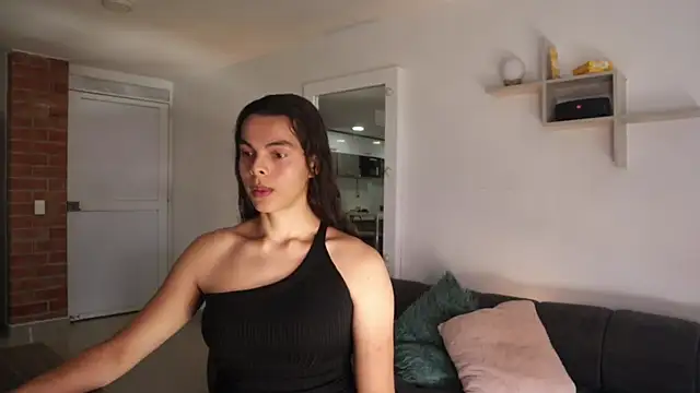  Vahos  online show from October 6, 2025, 5:13 pm