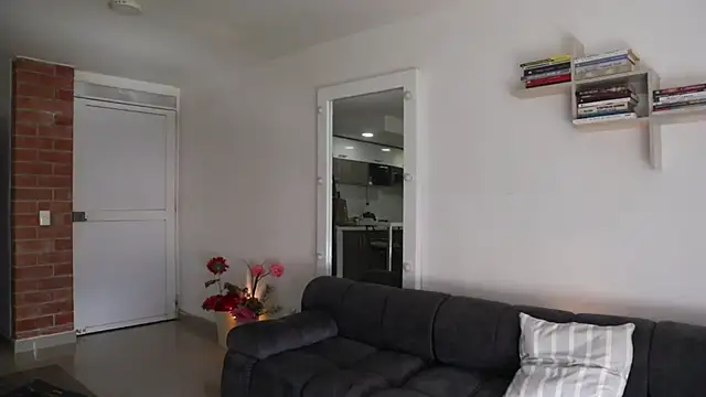  Vahos  online show from November 4, 2025, 5:28 pm