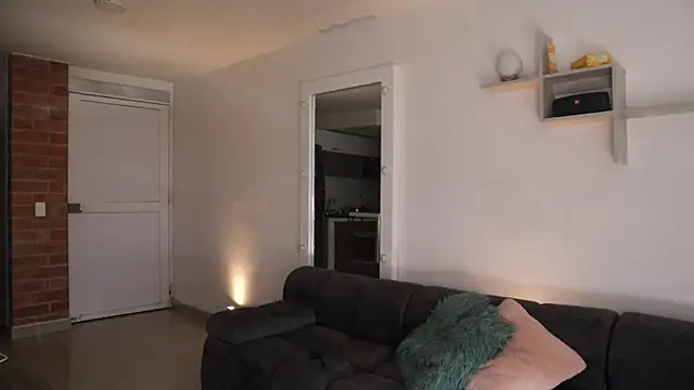  Vahos  online show from September 30, 2025, 5:19 pm