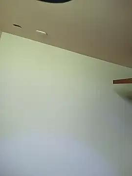 Snapshot of Latin_summer chatting on February 16, 2025, 1:25 am Latin summer online show from February 16, 2025, 1:25 am