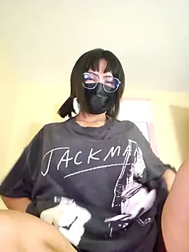 Snapshot of Latin_summer chatting on October 11, 2025, 10:33 pm Latin summer online show from October 11, 2025, 10:33 pm