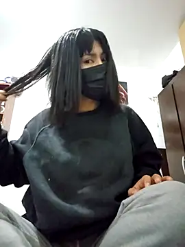 Snapshot of Latin_summer chatting on September 10, 2025, 11:04 pm Latin summer online show from September 10, 2025, 11:04 pm