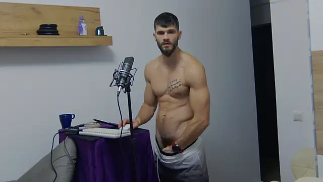 Snapshot of MauroTwin chatting on February 13, 2025, 8:24 pm MauroTwin online show from February 13, 2025, 8:24 pm