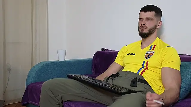 Snapshot of MauroTwin chatting on March 9, 2025, 6:54 pm MauroTwin online show from March 9, 2025, 6:54 pm