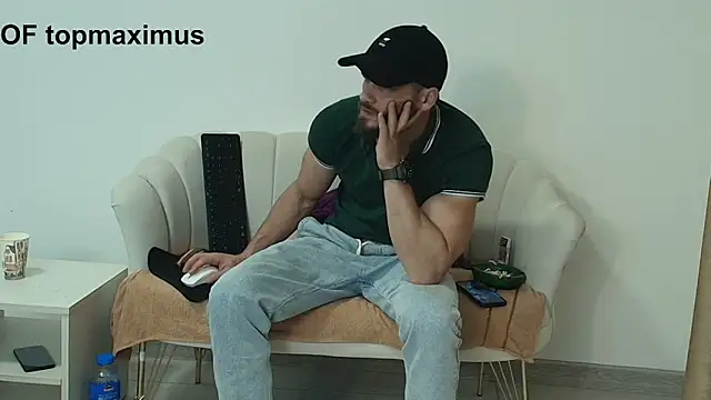 MauroTwin online show from November 19, 2025, 5:46 pm