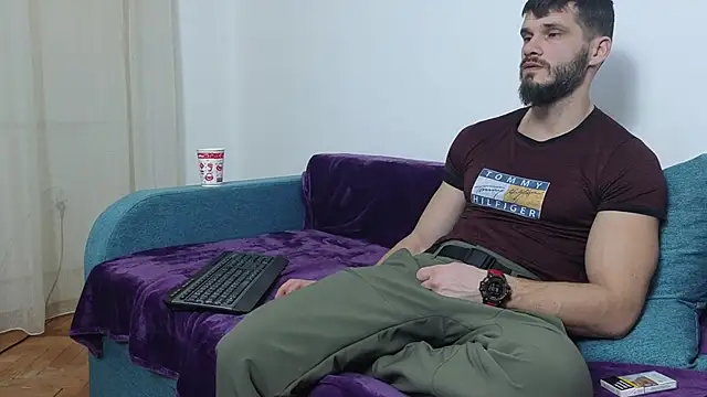 Snapshot of MauroTwin chatting on February 21, 2025, 6:04 pm MauroTwin online show from February 21, 2025, 6:04 pm