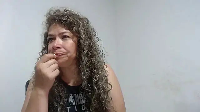 dalilasquirt1 online show from October 21, 2025, 11:31 am