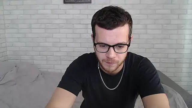 Snapshot of Alexxx_horny chatting on October 1, 2025, 6:29 am Alexxx horny online show from October 1, 2025, 6:29 am