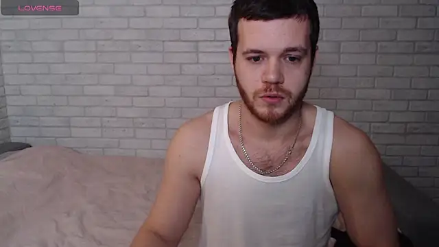 Snapshot of Alexxx_horny chatting on December 15, 2025, 5:13 am Alexxx horny online show from December 15, 2025, 5:13 am