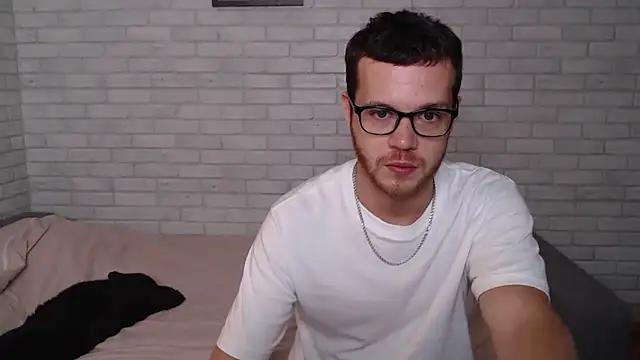 Snapshot of Alexxx_horny chatting on September 22, 2025, 7:58 am Alexxx horny online show from September 22, 2025, 7:58 am