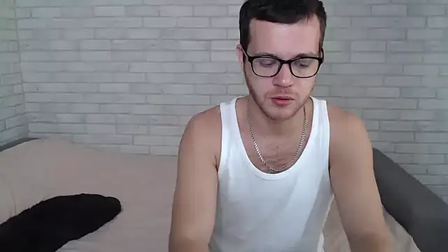 Snapshot of Alexxx_horny chatting on September 24, 2025, 7:15 am Alexxx horny online show from September 24, 2025, 7:15 am