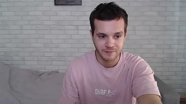 Snapshot of Alexxx_horny chatting on October 8, 2025, 9:33 am Alexxx horny online show from October 8, 2025, 9:33 am