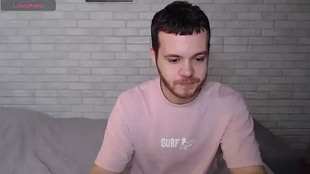 Snapshot of Alexxx_horny chatting on November 28, 2025, 4:01 am Alexxx horny online show from November 28, 2025, 4:01 am