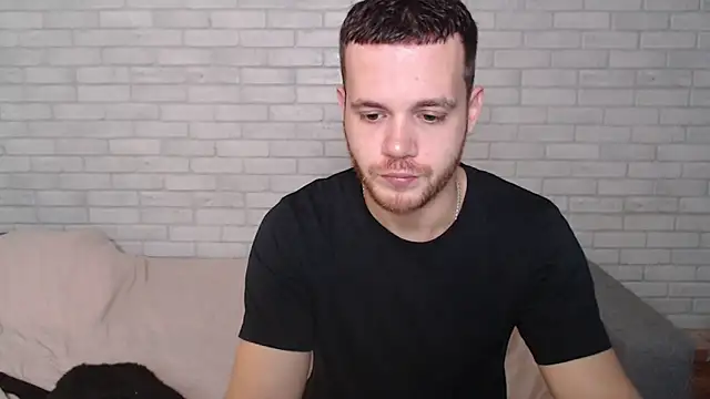 Snapshot of Alexxx_horny chatting on October 25, 2025, 8:02 am Alexxx horny online show from October 25, 2025, 8:02 am