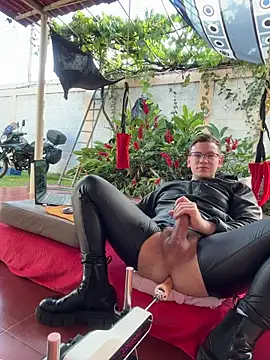 Snapshot of simon_and_david chatting on October 27, 2025, 7:59 pm simon and david online show from October 27, 2025, 7:59 pm