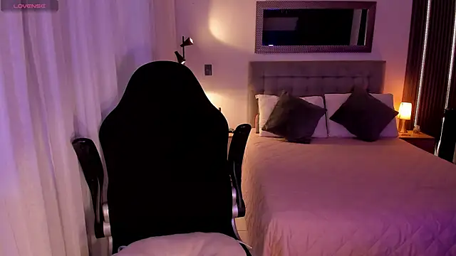 Snapshot of AmyWood chatting on October 2, 2025, 1:25 pm AmyWood online show from October 2, 2025, 1:25 pm